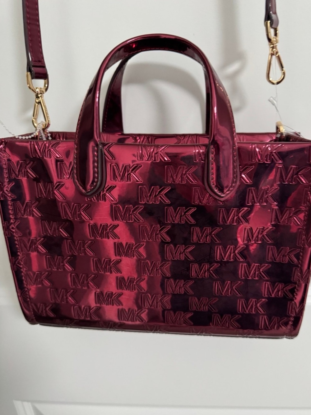 NWT Michael Kors Gigi Small East West Messenger Tote in a metallic cherry red